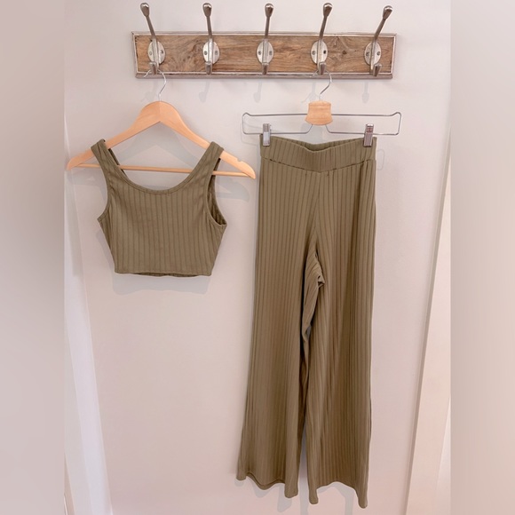 Forever 21 green matching set XS - Picture 2 of 4